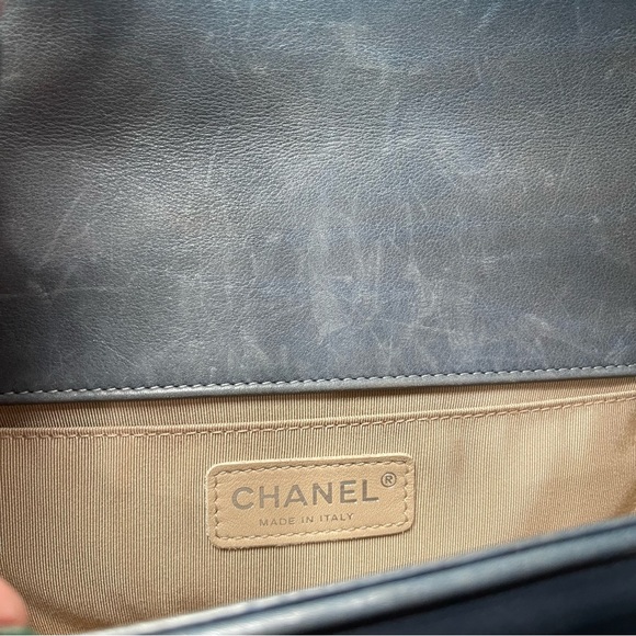 Chanel | Medium Faded Grey Calfskin Boy Flap Bag - Picture 10 of 14